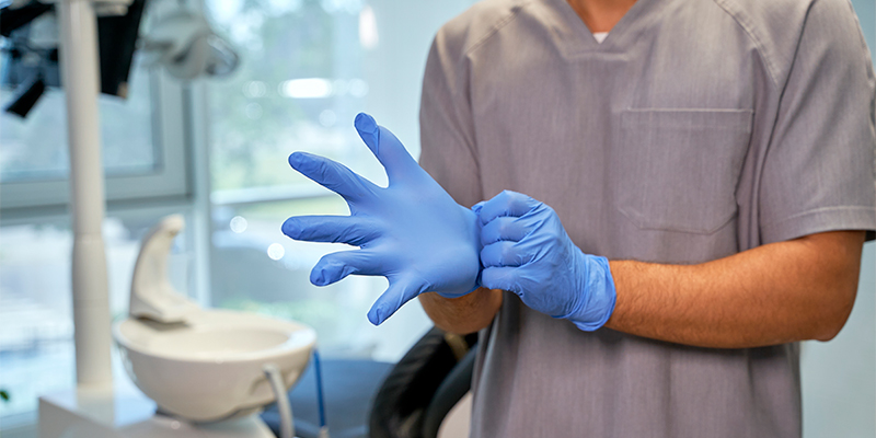 Des gants pour lutter contre la fatigue des mains des chirurgiens-dentistes